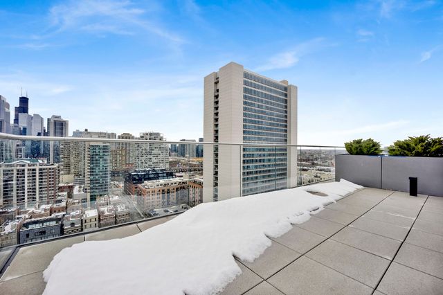 808 N Cleveland Avenue 2201, Chicago, IL 60610