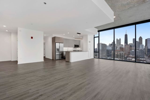 808 N Cleveland Avenue 2201, Chicago, IL 60610