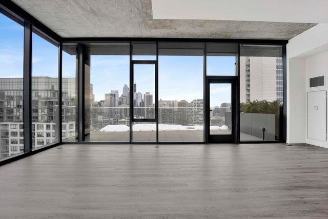 808 N Cleveland Avenue 2201, Chicago, IL 60610