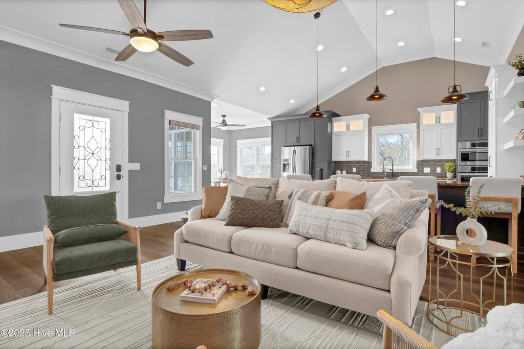 Image 12 of property listing at 1017 Mallard Bay Road, Hampstead, NC 28443