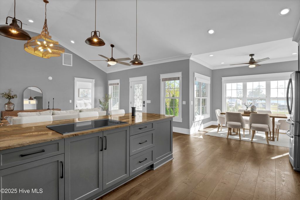 Image 18 of property listing at 1017 Mallard Bay Road, Hampstead, NC 28443