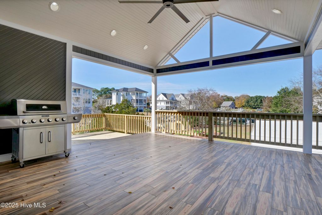 Image 53 of property listing at 1017 Mallard Bay Road, Hampstead, NC 28443