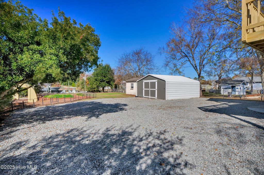 Image 58 of property listing at 1017 Mallard Bay Road, Hampstead, NC 28443