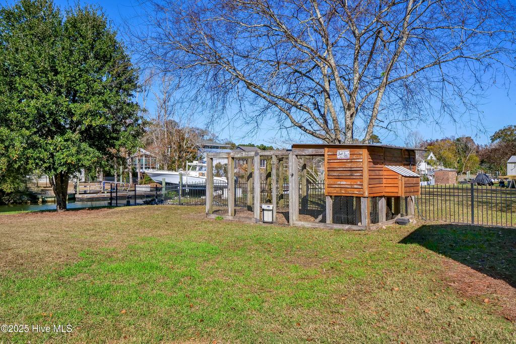 Image 60 of property listing at 1017 Mallard Bay Road, Hampstead, NC 28443