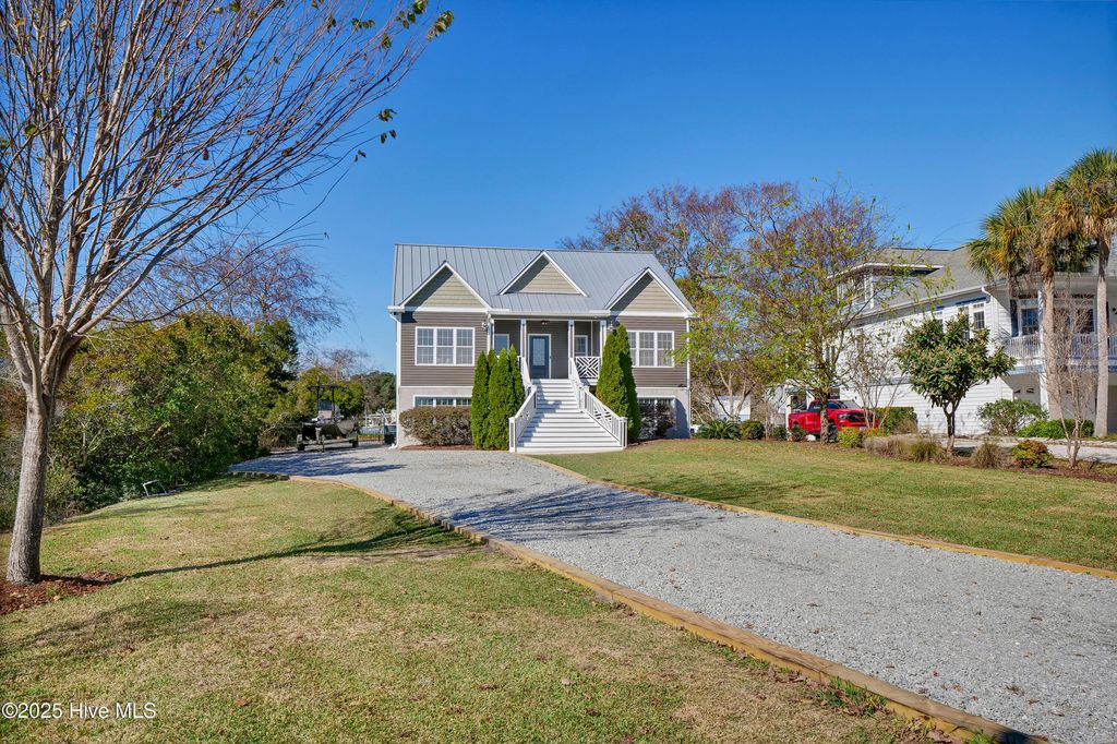 Image 66 of property listing at 1017 Mallard Bay Road, Hampstead, NC 28443