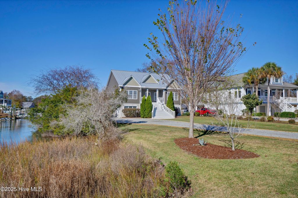 Image 67 of property listing at 1017 Mallard Bay Road, Hampstead, NC 28443