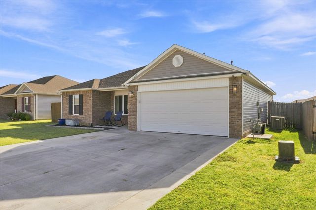 14217 N 75 East Avenue, Collinsville, OK 74021