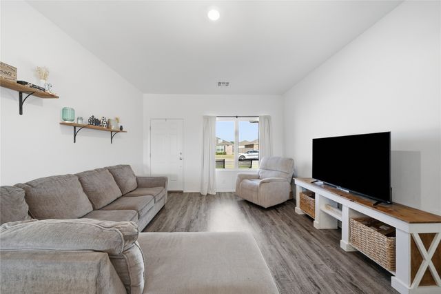 14217 N 75 East Avenue, Collinsville, OK 74021