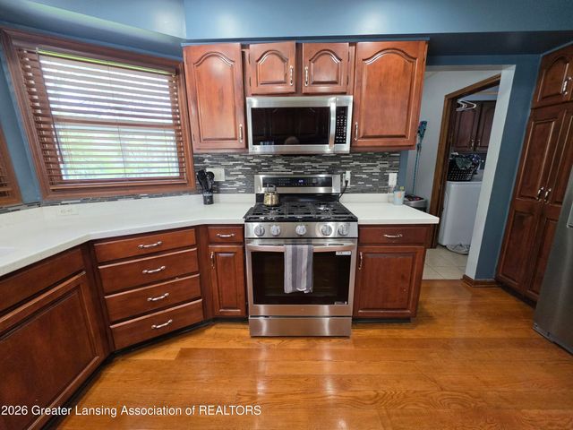 301 Windy Rush Lane, Dewitt, MI 48820
