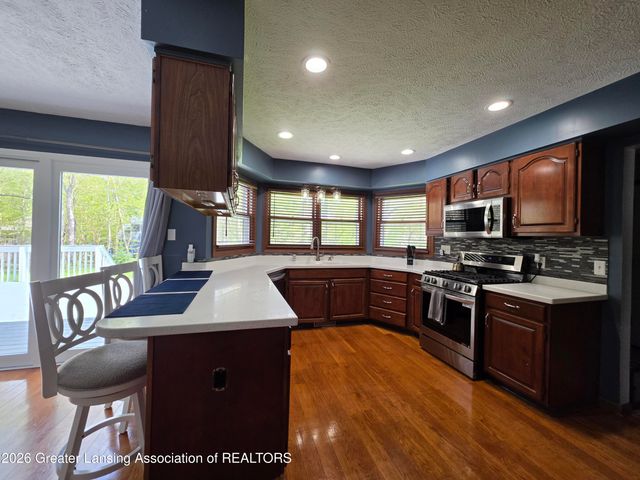301 Windy Rush Lane, Dewitt, MI 48820