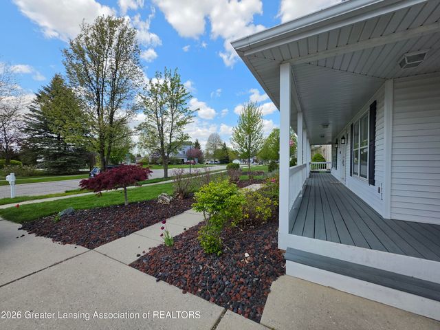 301 Windy Rush Lane, Dewitt, MI 48820