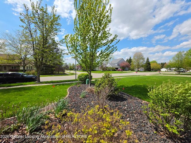 301 Windy Rush Lane, Dewitt, MI 48820