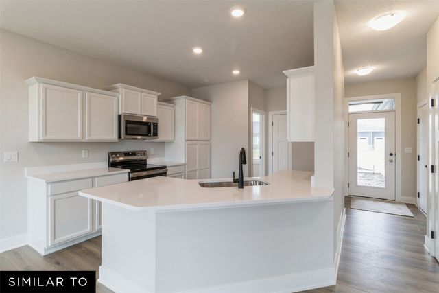 14608 N Valley Drive, Urbandale, IA 50323