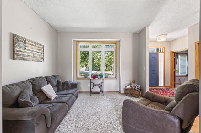 11248 193rd Avenue NW, Elk River, MN 55330
