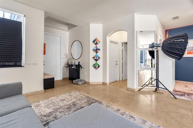 7713 NW 114th Path, Doral, FL 33178