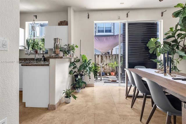 7713 NW 114th Path, Doral, FL 33178