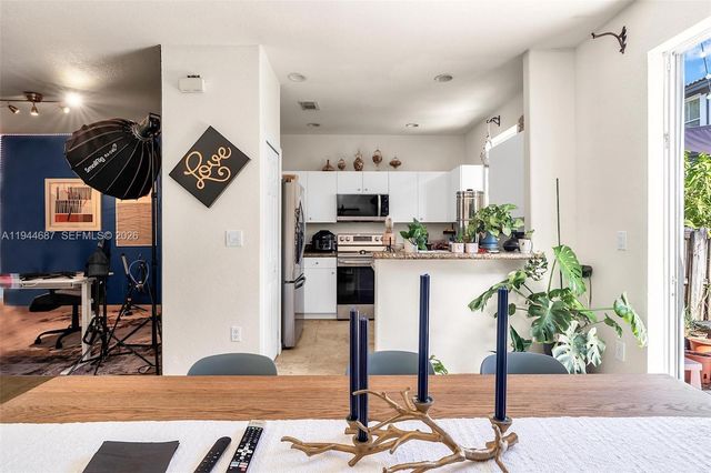 7713 NW 114th Path, Doral, FL 33178