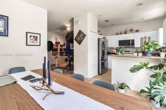 7713 NW 114th Path, Doral, FL 33178