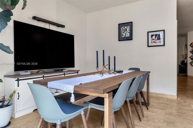 7713 NW 114th Path, Doral, FL 33178