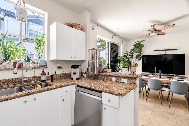 7713 NW 114th Path, Doral, FL 33178