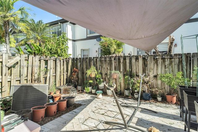 7713 NW 114th Path, Doral, FL 33178