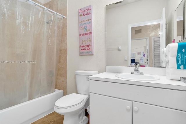 7713 NW 114th Path, Doral, FL 33178