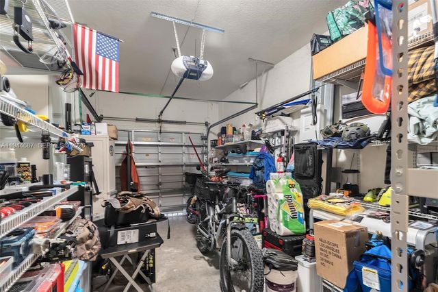 7713 NW 114th Path, Doral, FL 33178