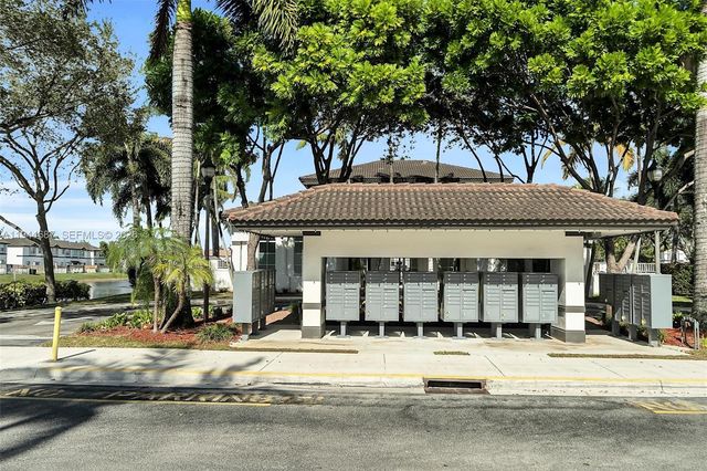 7713 NW 114th Path, Doral, FL 33178