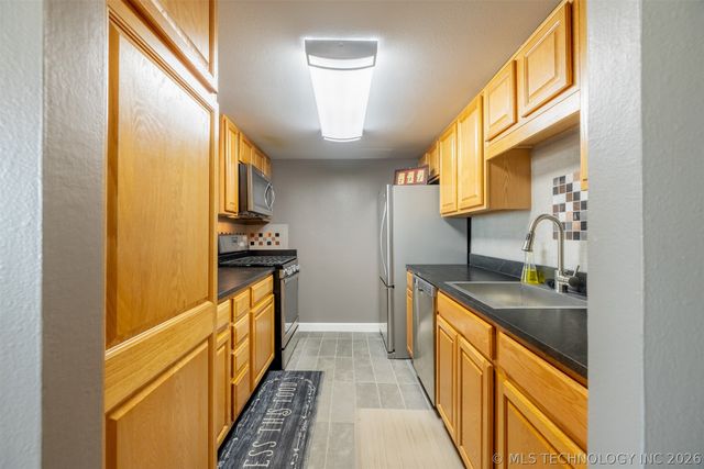 450 W 7th Street 1402, Tulsa, OK 74119