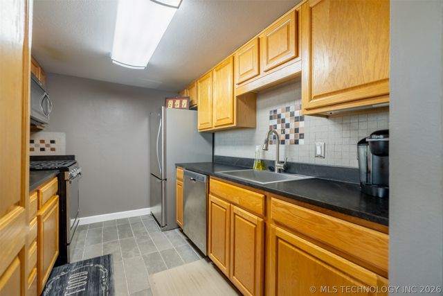 450 W 7th Street 1402, Tulsa, OK 74119