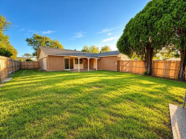 1101 Lombardy Drive, Plano, TX 75023