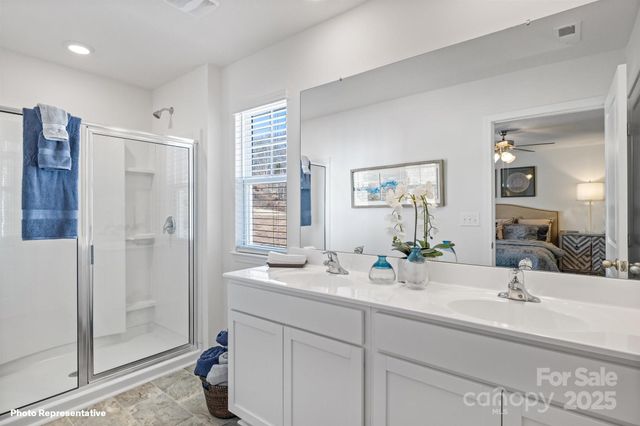 1369 37th Avenue Lane NE, Hickory, NC 28601