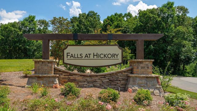 1369 37th Avenue Lane NE, Hickory, NC 28601