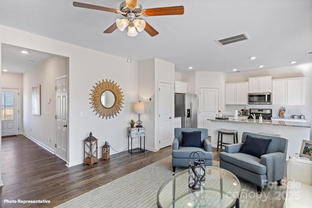 1369 37th Avenue Lane NE, Hickory, NC 28601