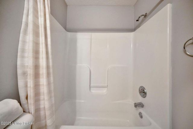 1009 Verity Way, Goshen, KY 40026