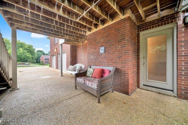 1009 Verity Way, Goshen, KY 40026