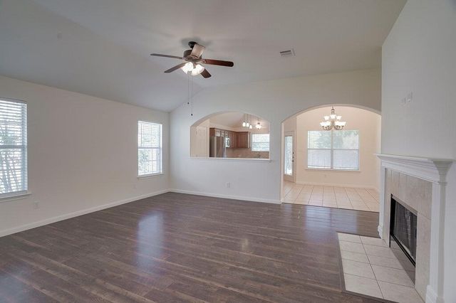 311 Gainer DR, Hutto, TX 78634