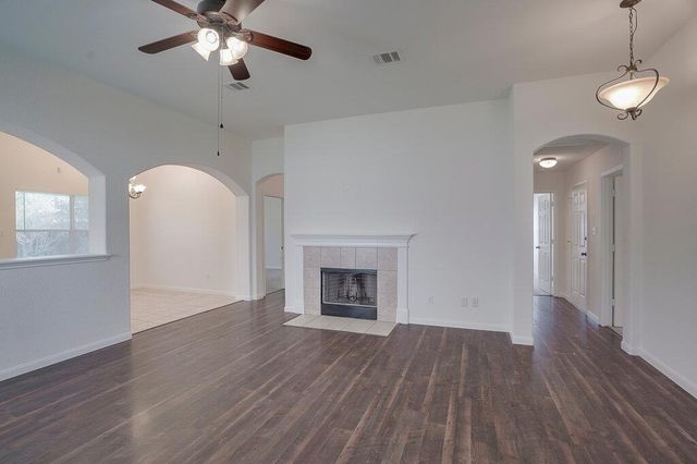 311 Gainer DR, Hutto, TX 78634