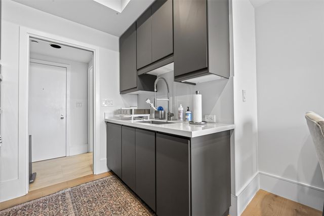 5110 San Felipe Street 32W, Houston, TX 77056