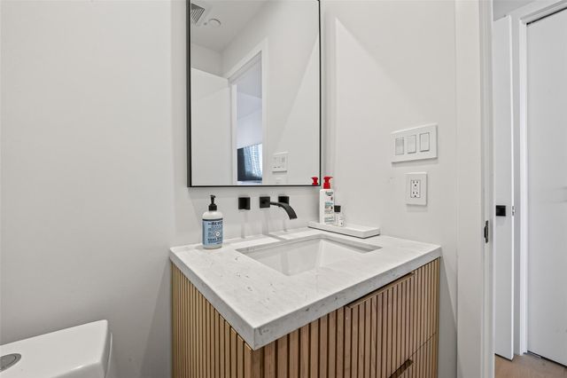 5110 San Felipe Street 32W, Houston, TX 77056