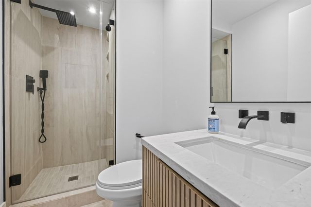 5110 San Felipe Street 32W, Houston, TX 77056