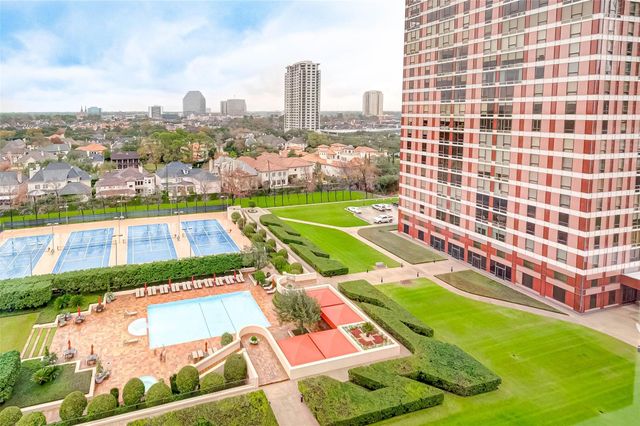 5110 San Felipe Street 32W, Houston, TX 77056