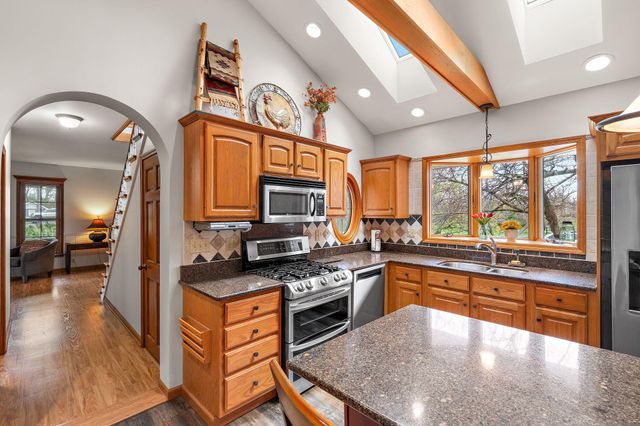 8 Smoke Road, Valparaiso, IN 46385