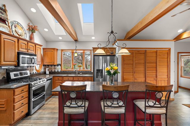 8 Smoke Road, Valparaiso, IN 46385
