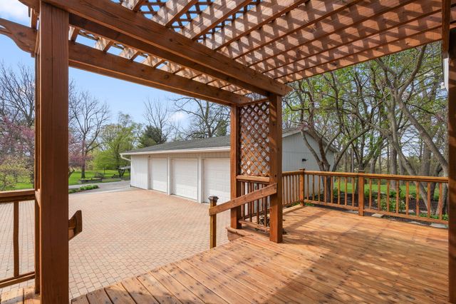8 Smoke Road, Valparaiso, IN 46385