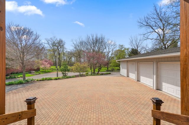 8 Smoke Road, Valparaiso, IN 46385