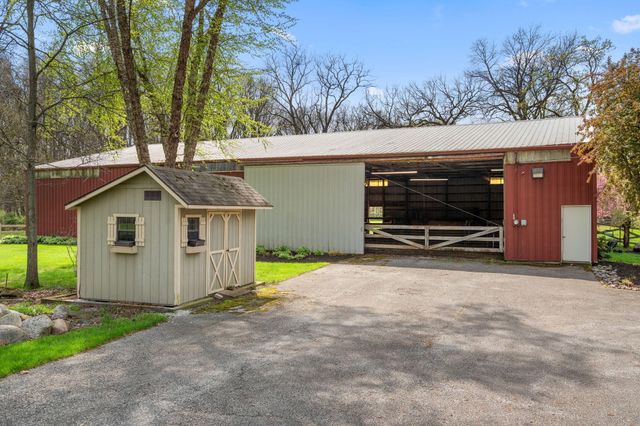 8 Smoke Road, Valparaiso, IN 46385