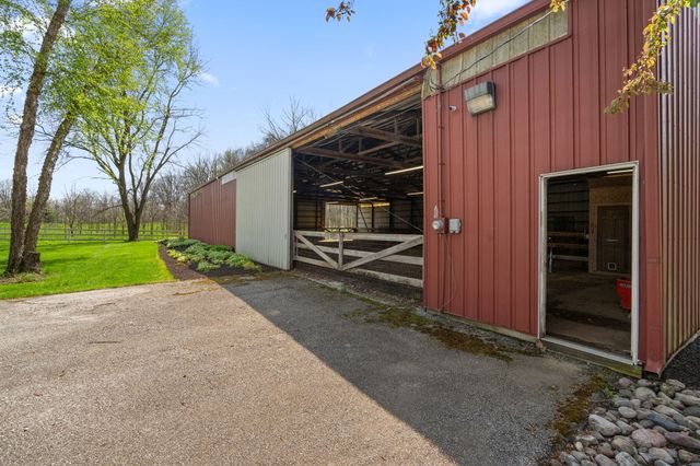 8 Smoke Road, Valparaiso, IN 46385