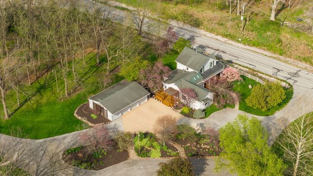 8 Smoke Road, Valparaiso, IN 46385