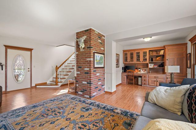 8 Smoke Road, Valparaiso, IN 46385